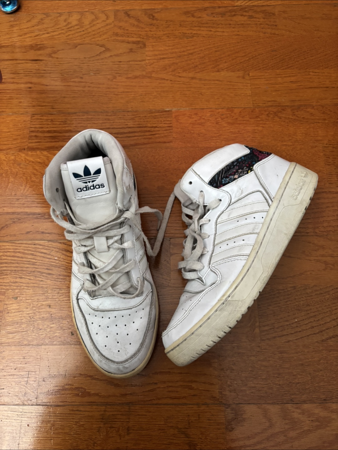 Adidas High Top Sneakers - US 7.5 - photo 2