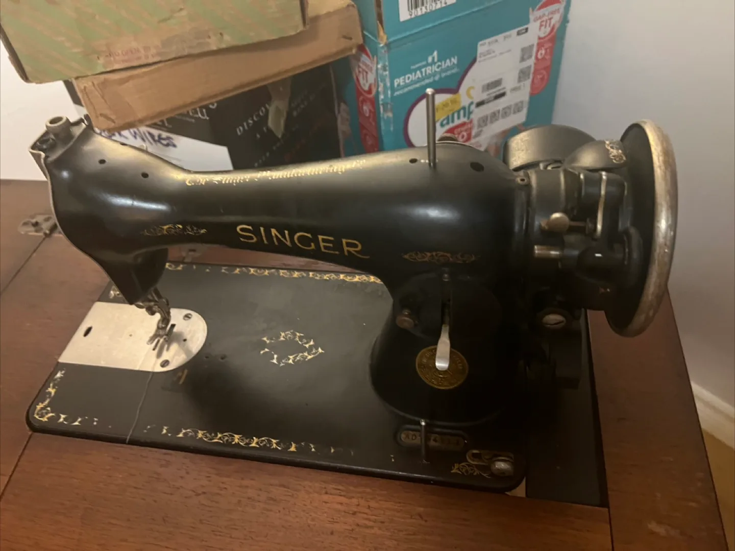 Vintage Singer Sewing Machine image indicator(5)