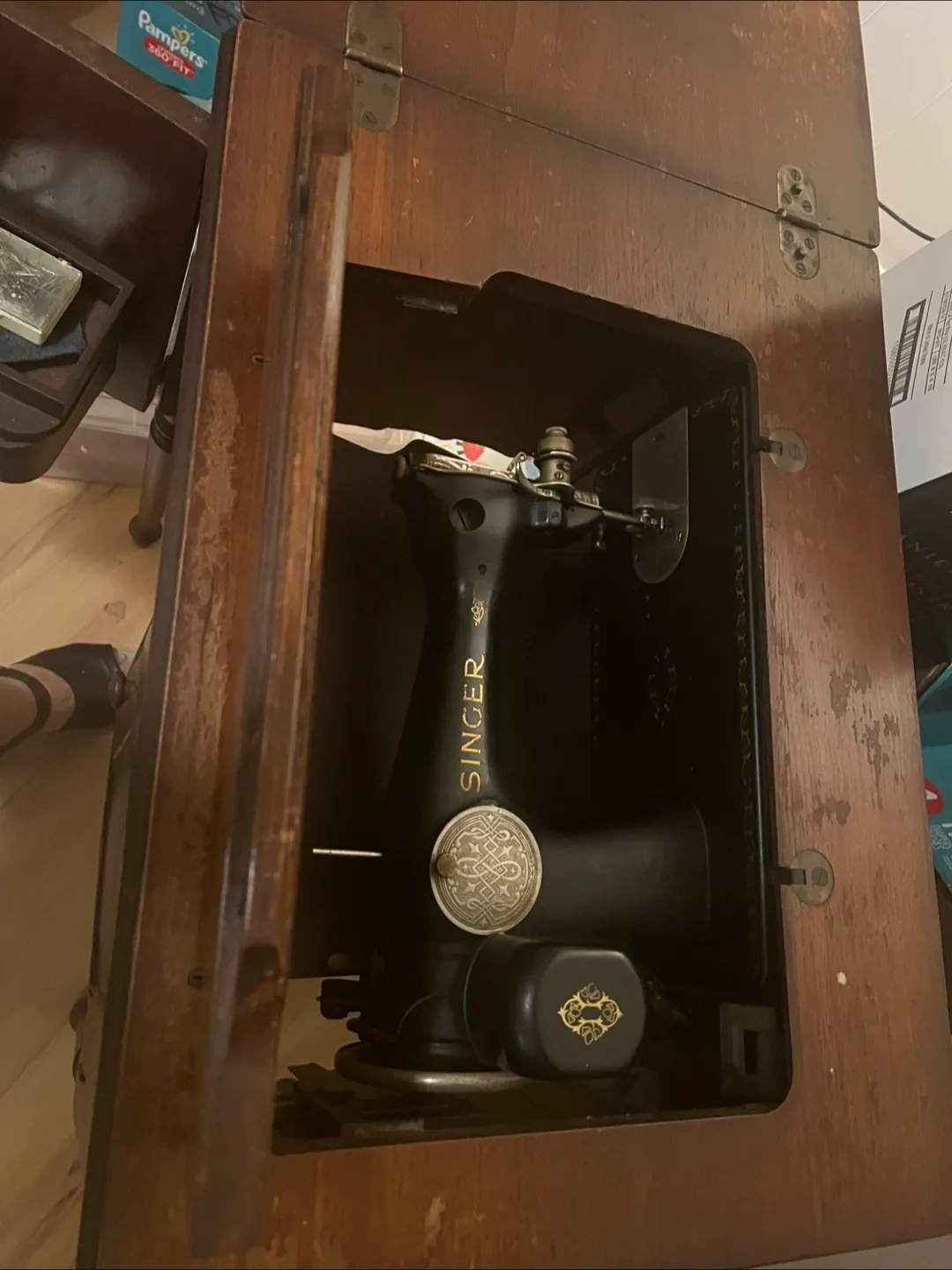 Vintage Singer Sewing Machine image indicator(6)