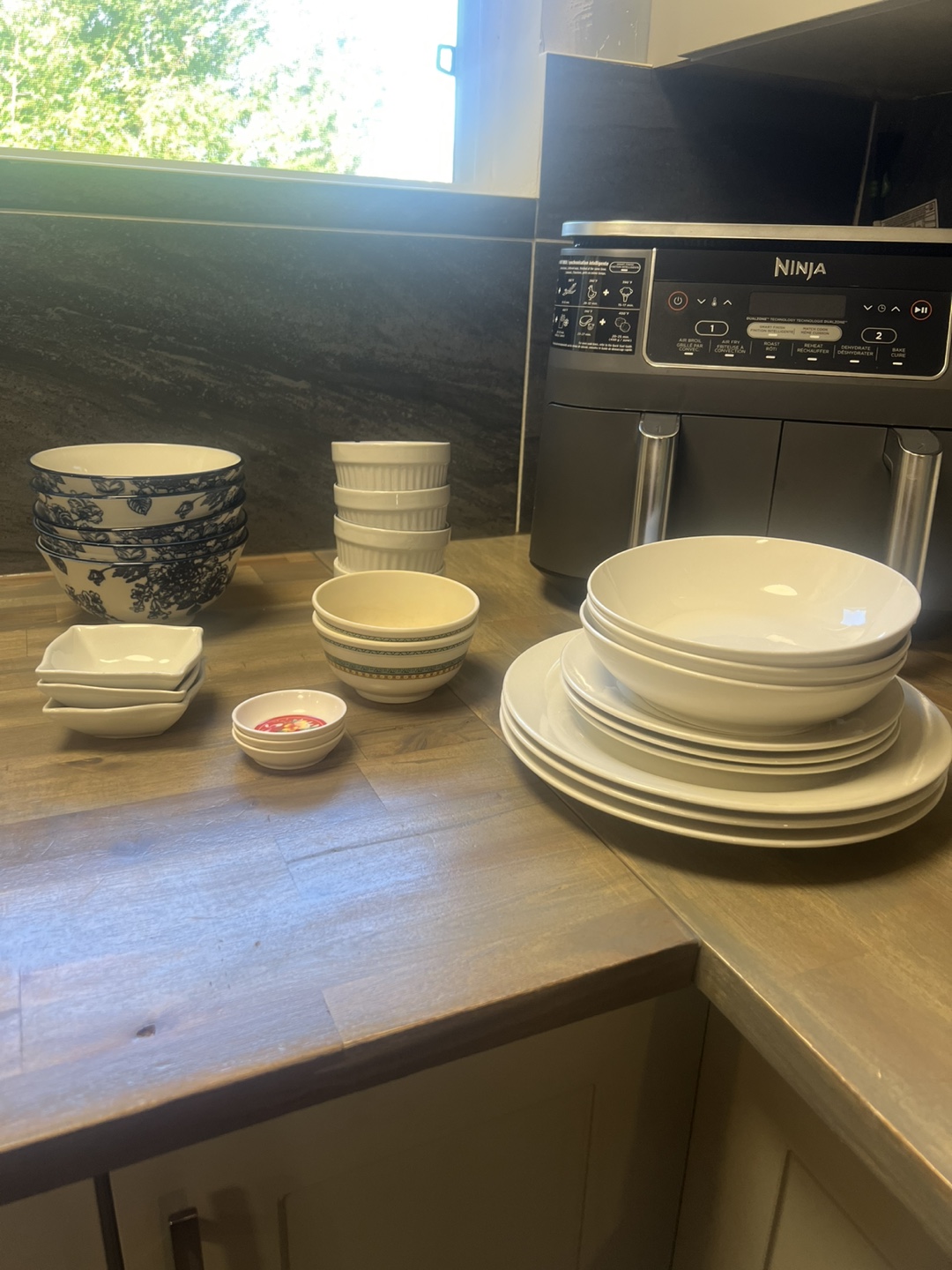 Assorted Dishes & Bowls