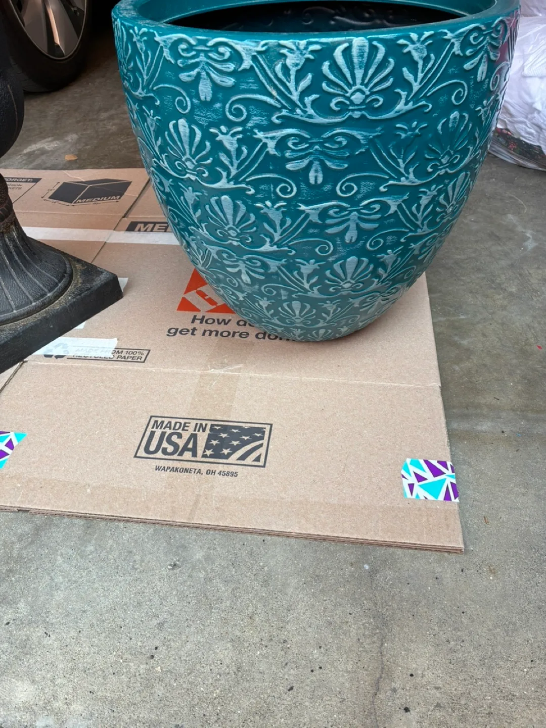 [Moving Sale]2 Plant Pots/Planters for Garden or Indoor Use thumbnail