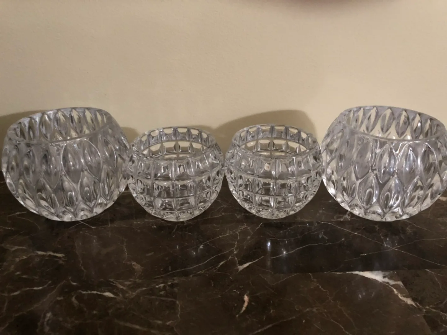 ［Moving Sale] Set of 4 crystal-clear all-purpose holdersd thumbnail