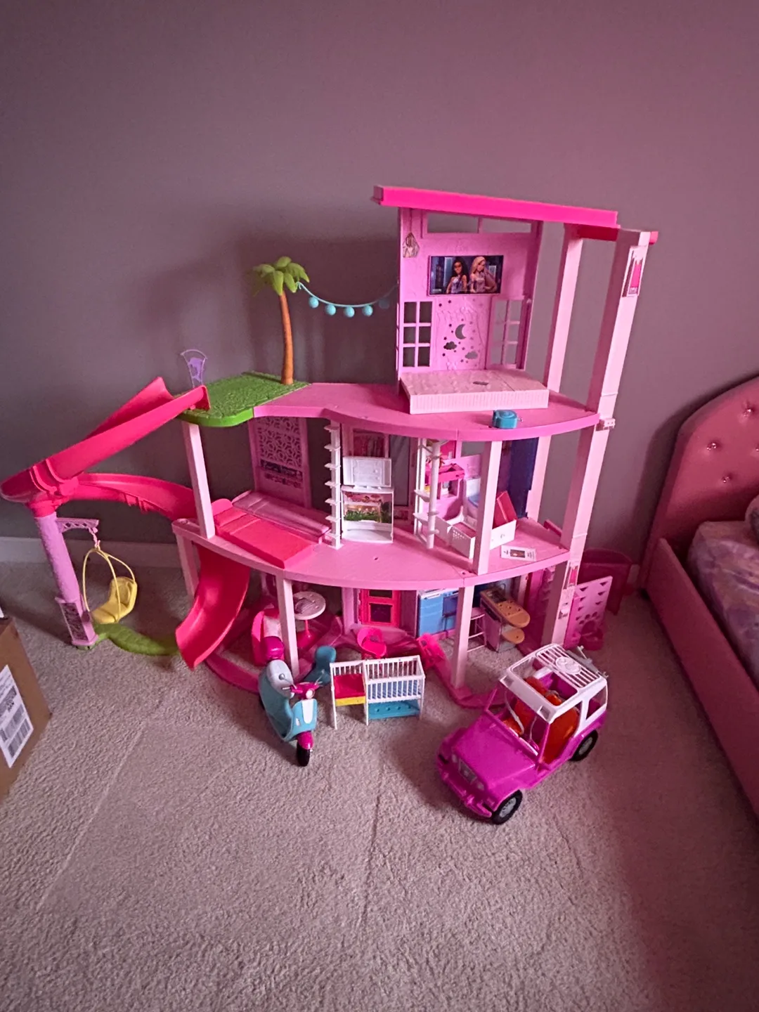 Barbie Dreamhouse Dollhouse w/ Accessories thumbnail