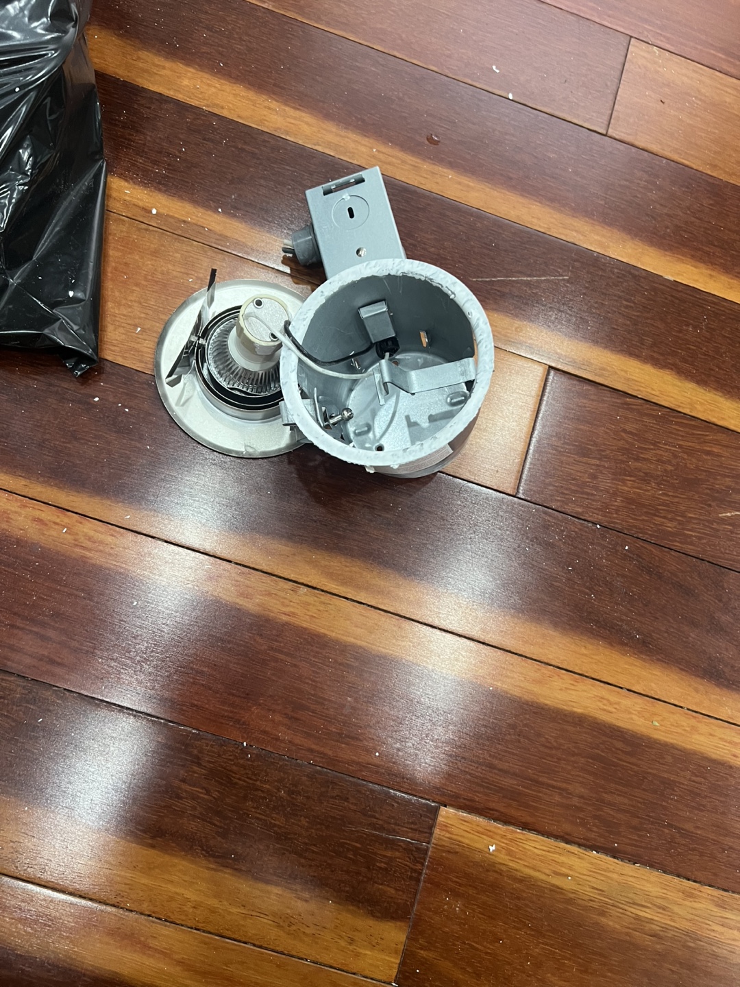 stainless steel potlight used for sale with bulb 38 pieces. - photo 5