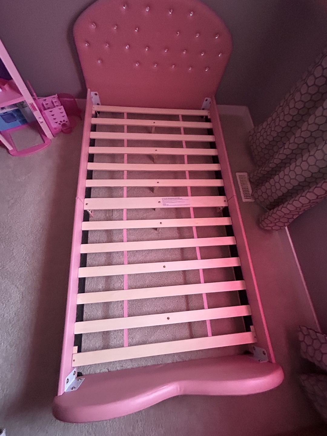 Pink Toddler Bed Frame - photo 3