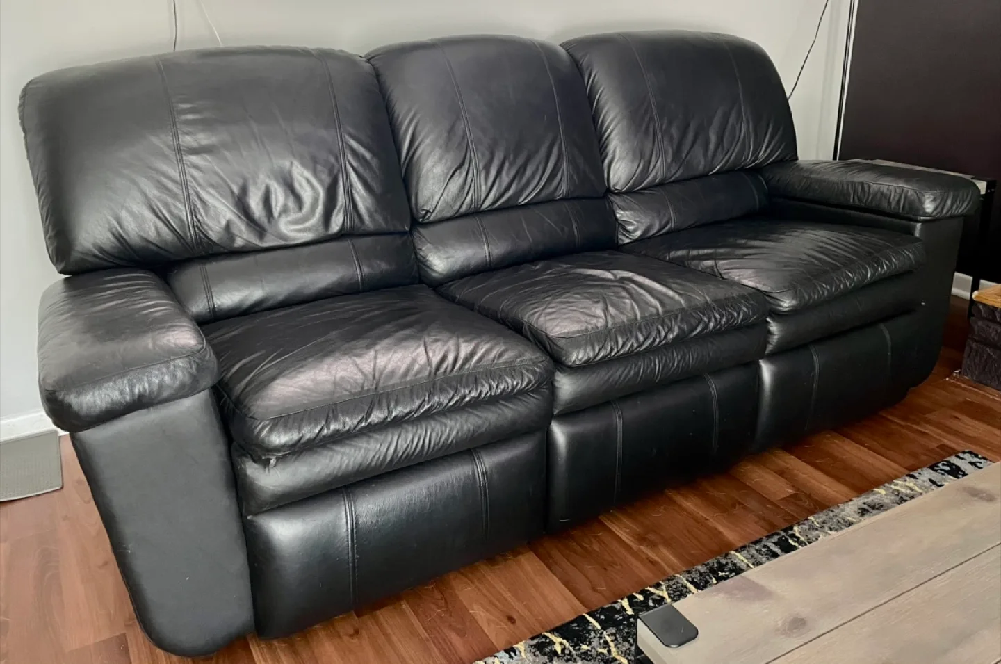 Black Leather Reclining Sofa thumbnail