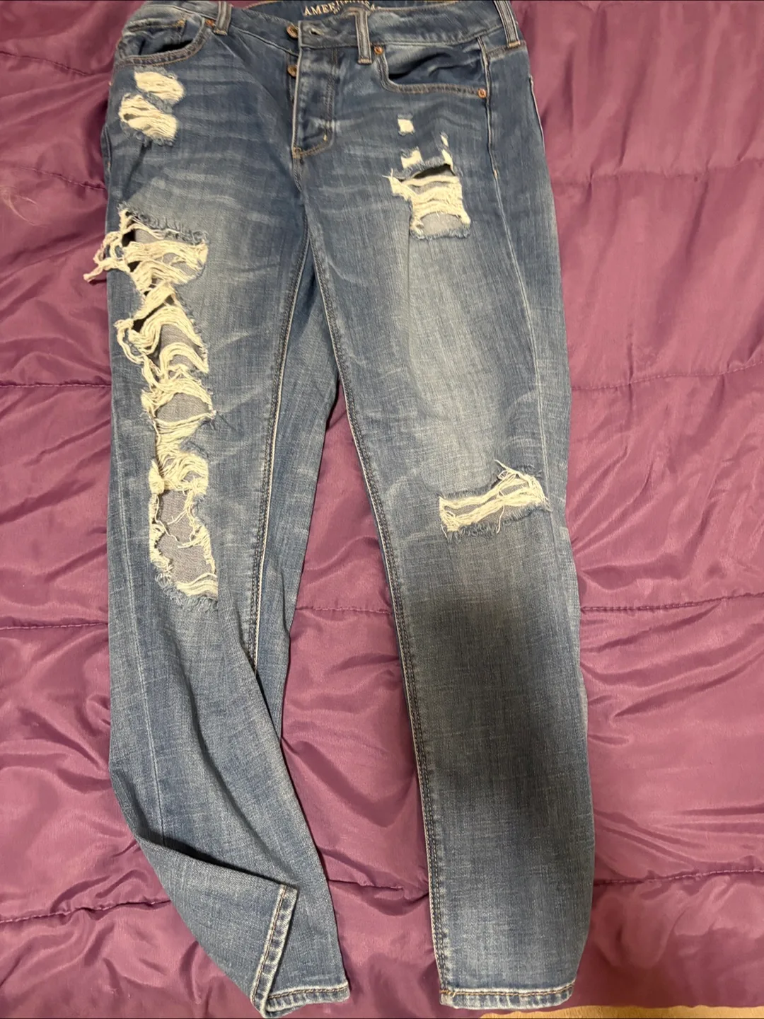 American Eagle Ripped Jeans image indicator(2)