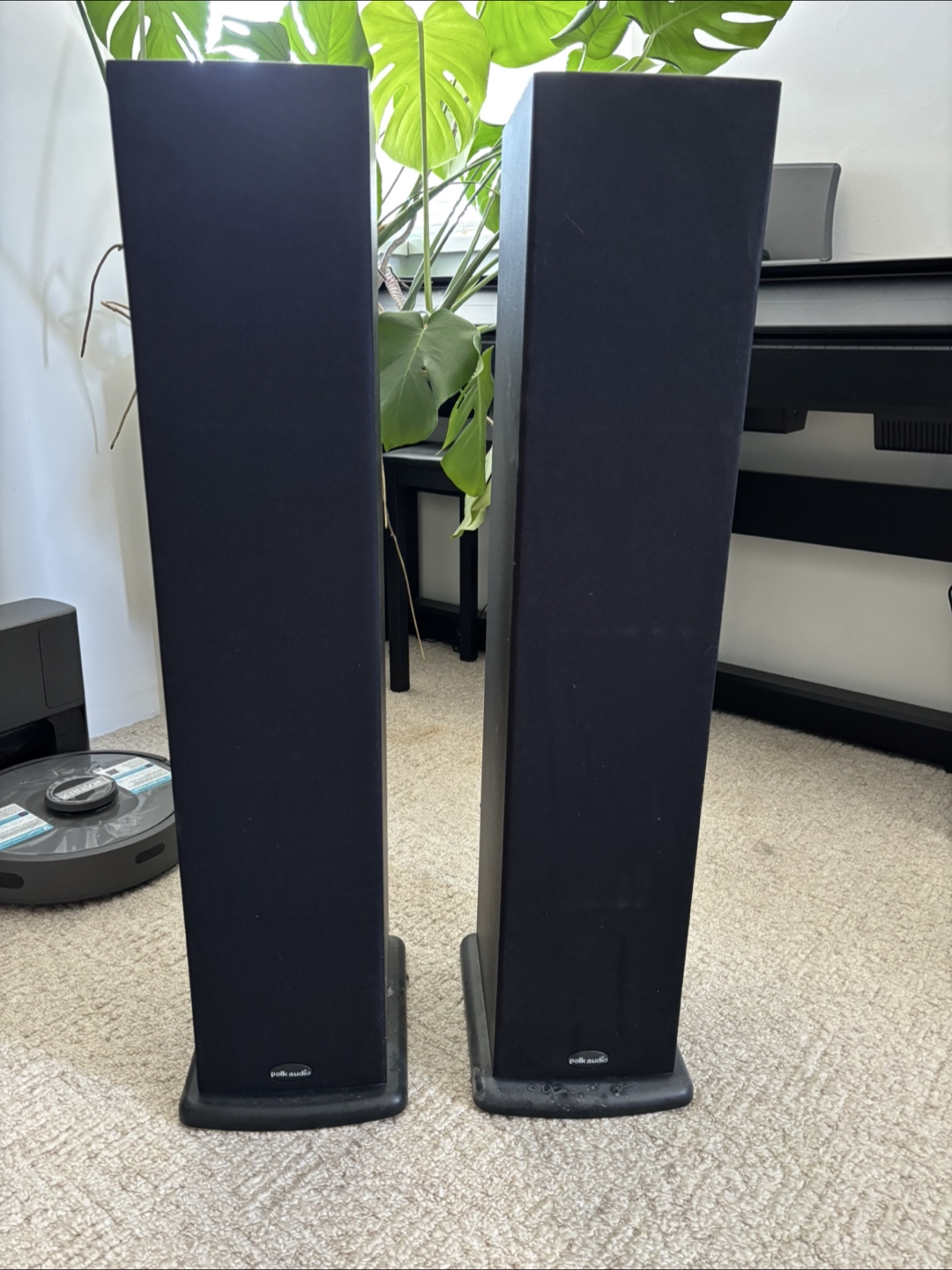 Polk Audio Tower Speakers R40 - Great Sound!