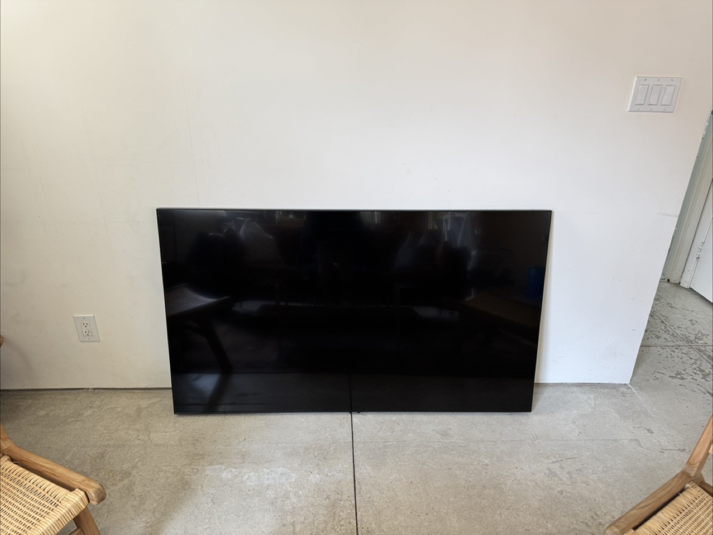 Samsung 65" TU8000 4K Ultra HD HDR Smart TV - photo 2