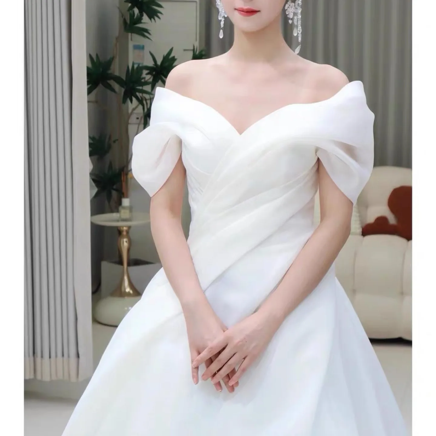 Wedding Dress/ Bridal Gown thumbnail