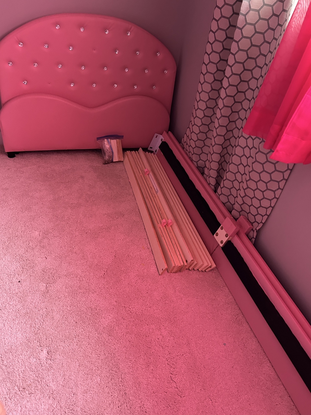 Pink Toddler Bed Frame - photo 5