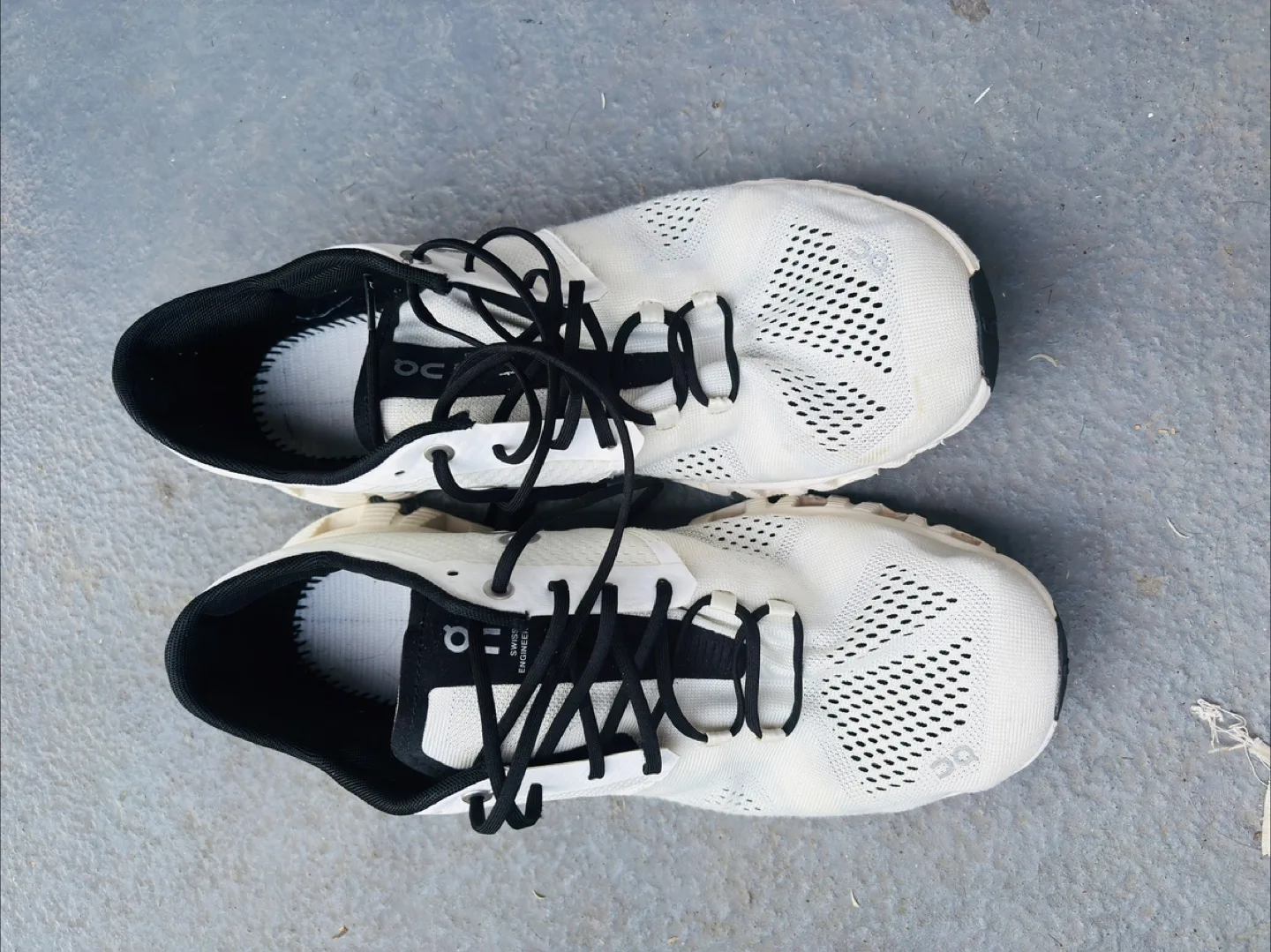 On CloudTec Running Shoes - US 10.5 image indicator(2)