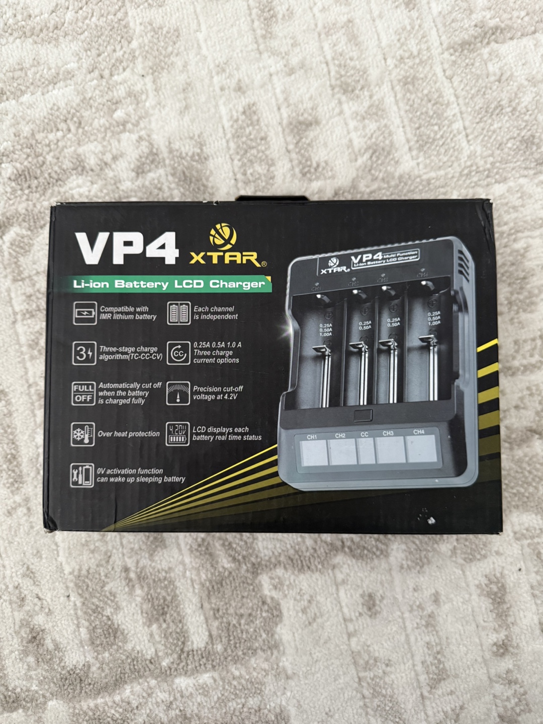 XTAR VP4 Li-ion Battery LCD Charger