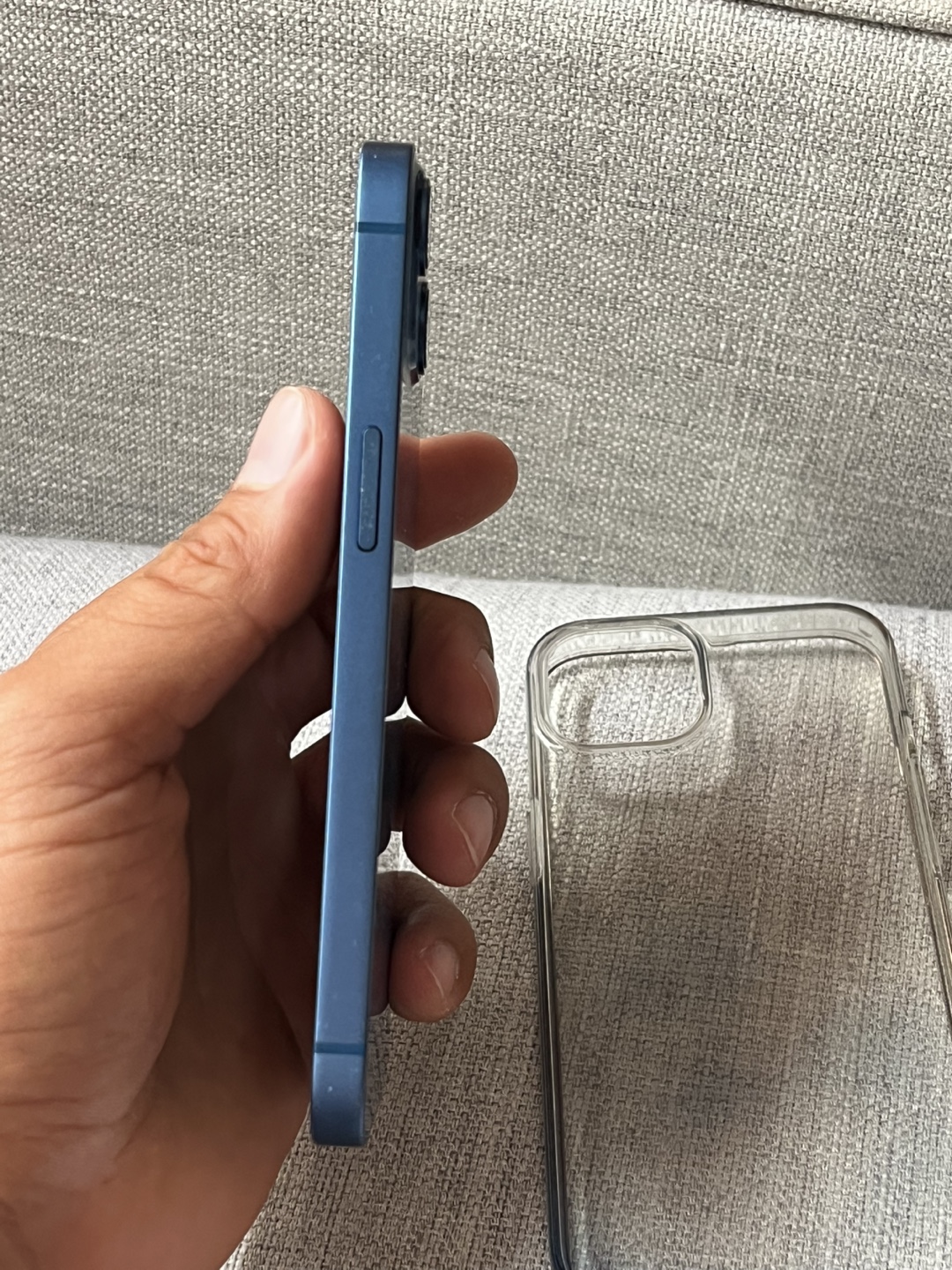 iPhone 13 - 128GB - Like New - photo 3