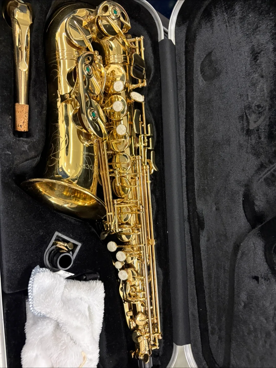 ADOR Gold Saxophone image indicator(4)