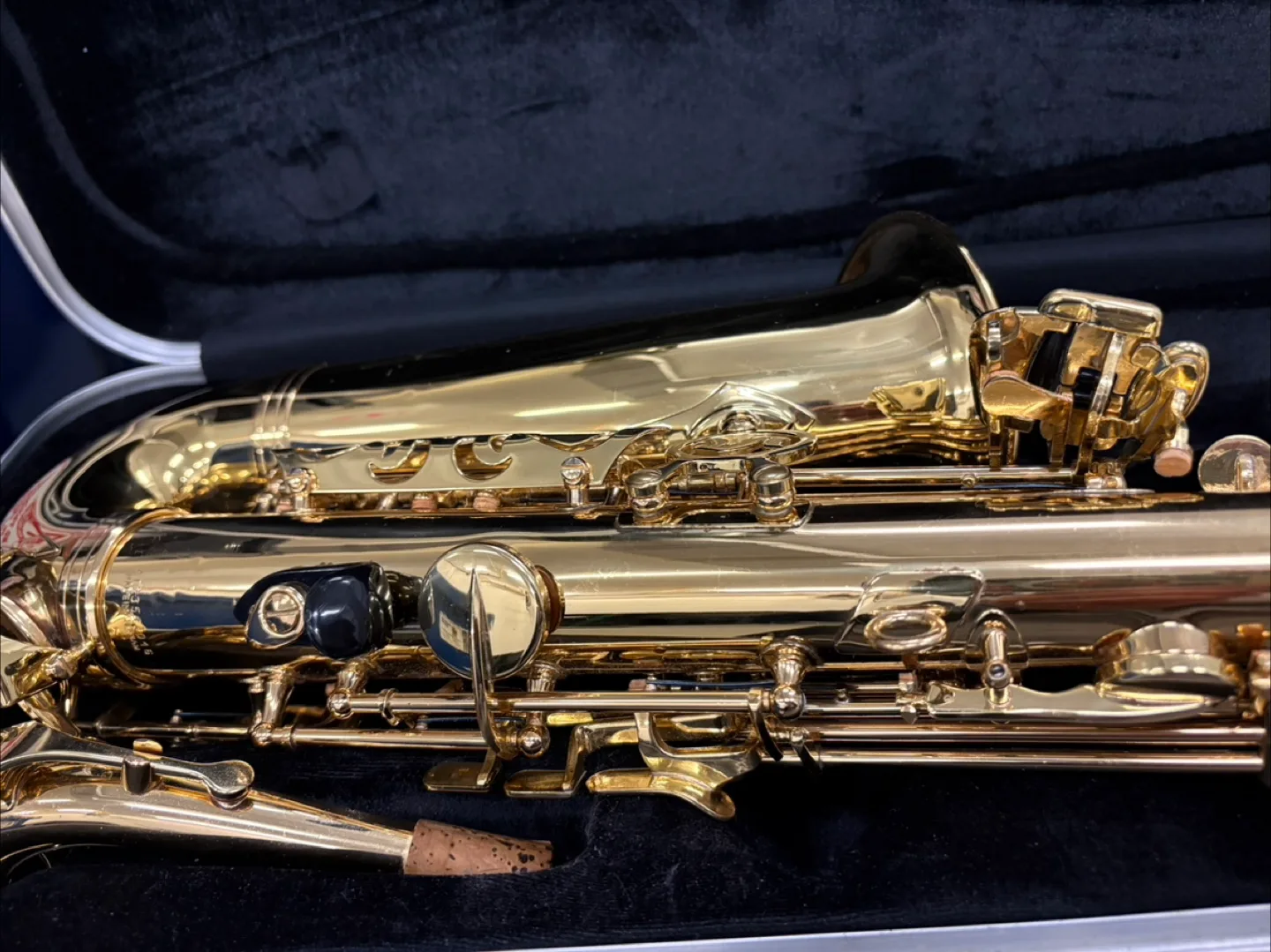 ADOR Gold Saxophone image indicator(9)