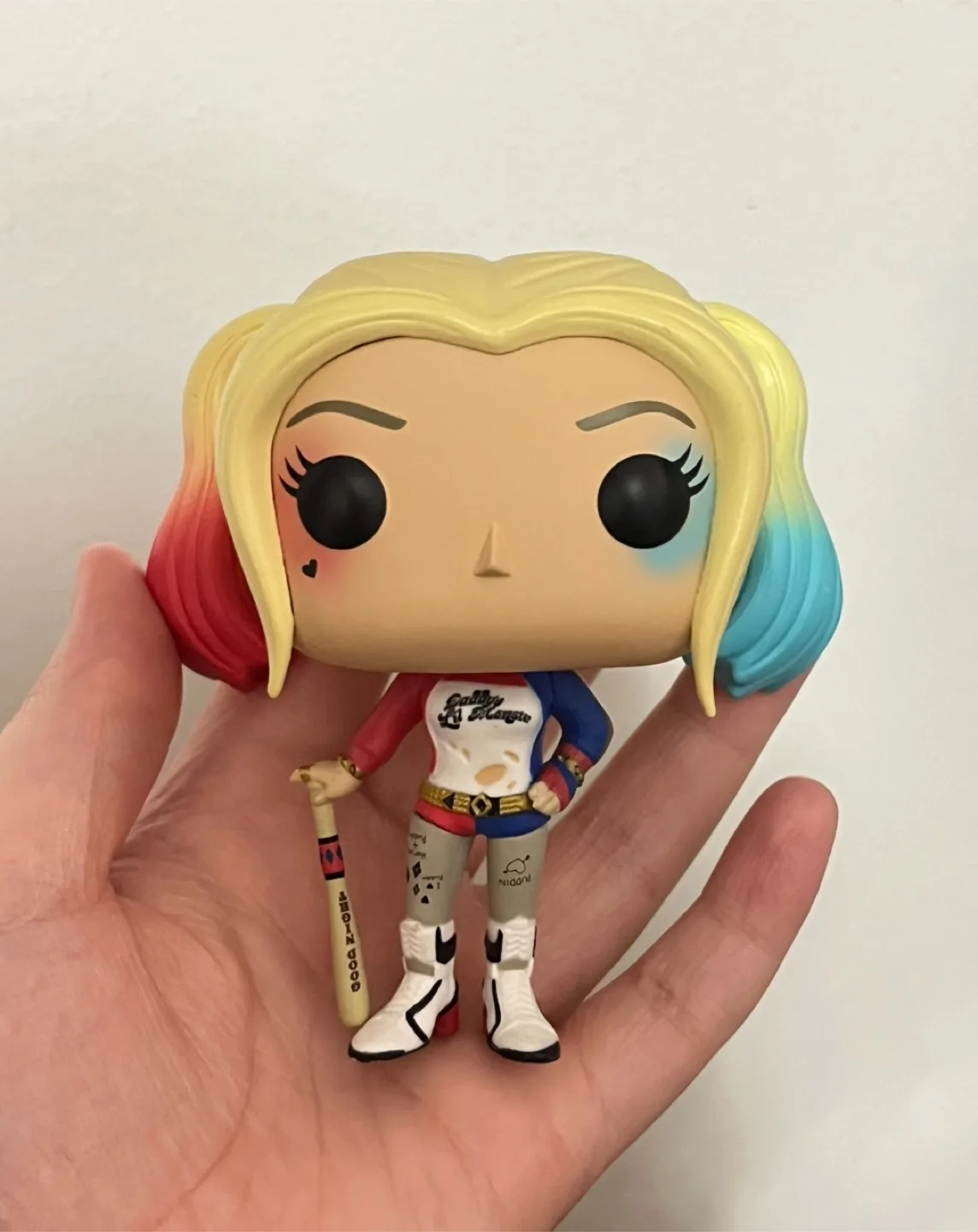 Lot of two Funko Pops! Disney Princess Ariel & Harley Quinn image indicator(7)