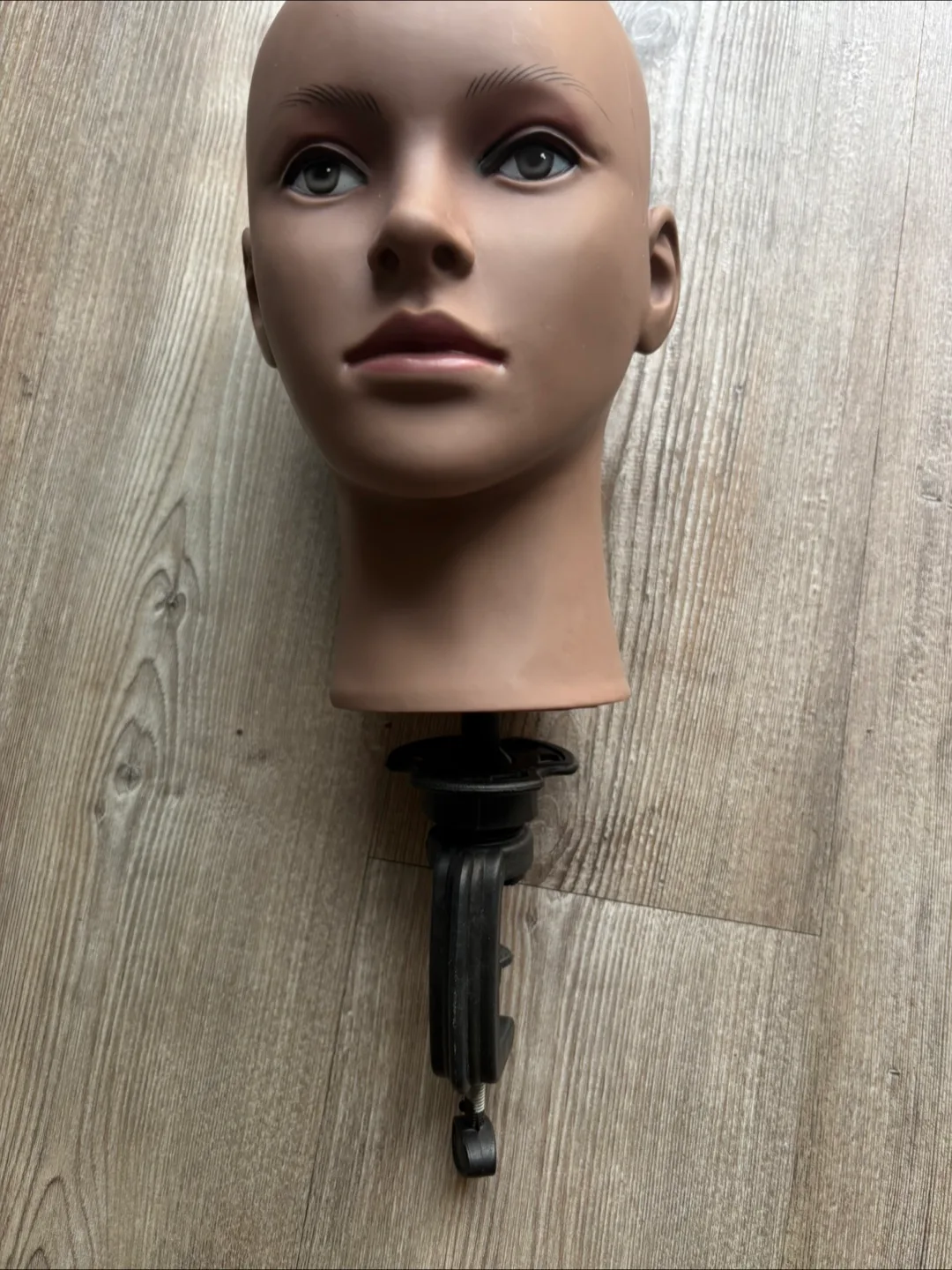 Wig Stand thumbnail