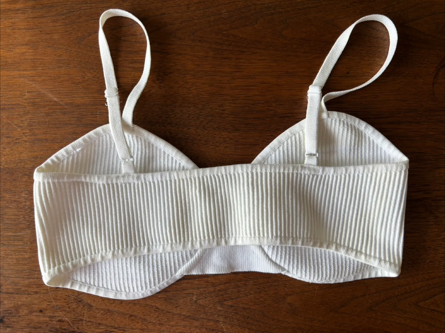 Babaton Aritzia Sculpt Knit Bra Top - Size M image indicator(3)