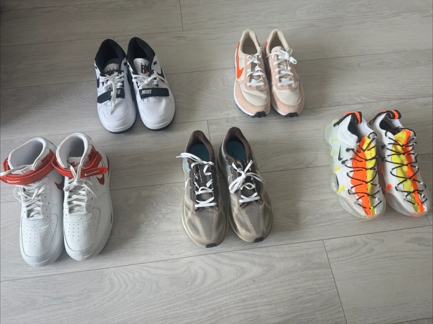 Nike sneakers collection - variety of Styles image indicator(2)