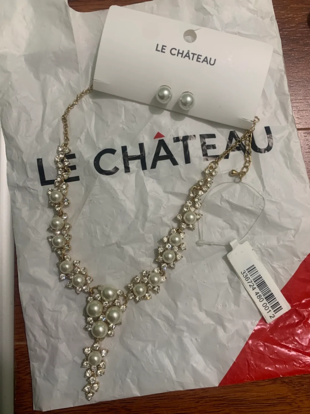 BRAND NEW Le Chateau Necklace & Earring Set thumbnail