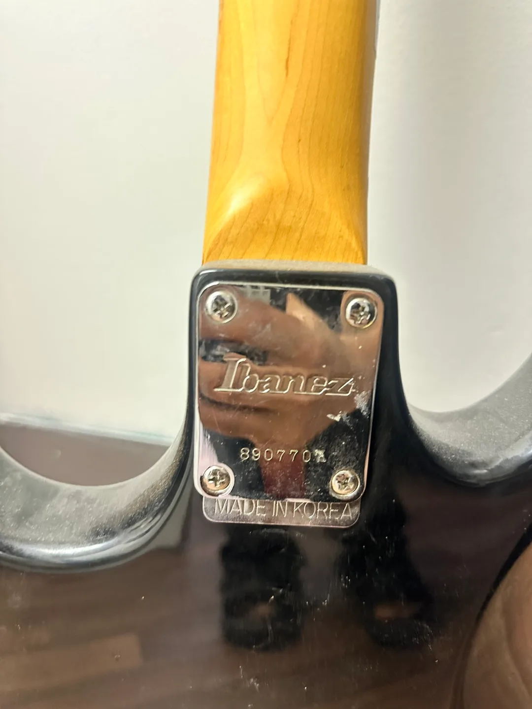 Ibanez Black Electric Guitar image indicator(6)