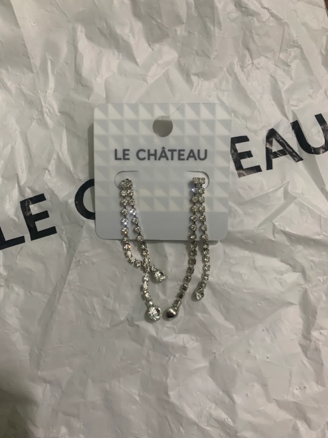 BRAND NEW Le Chateau Rhinestone Dangle Earrings thumbnail