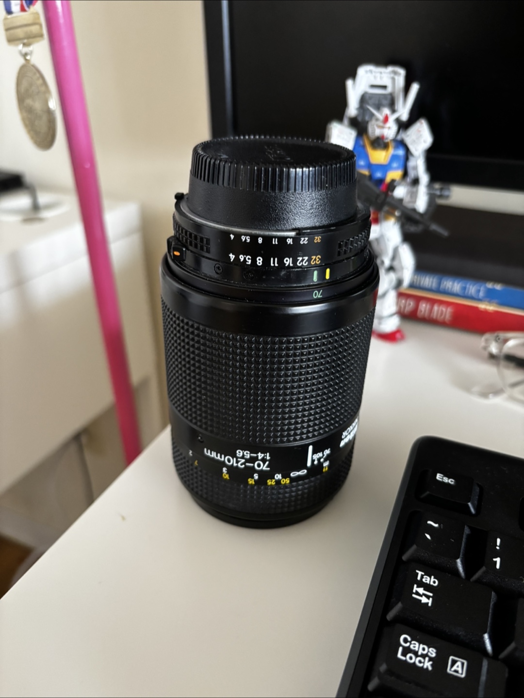 nikon 70-210mm f/4-5.6 telephoto zoom lens
