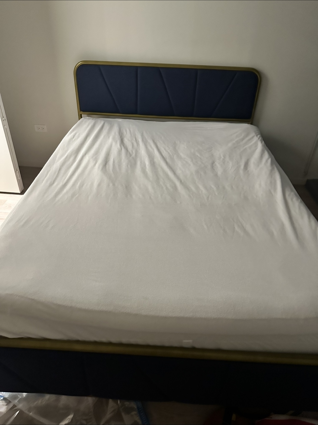White Mattress and mattress topper - photo 2