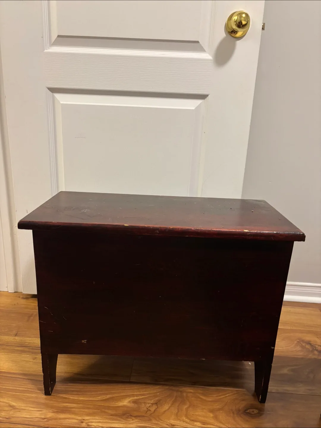 Small wooden chest thumbnail