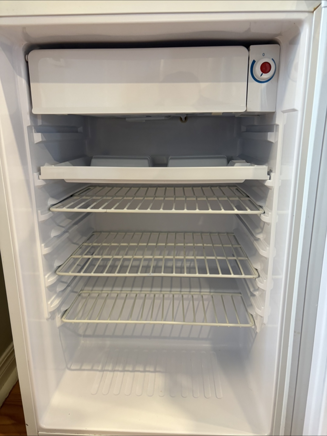 Kenmore Mini Fridge with Freezer Compartment – 3.2 Cubic Feet - photo 5