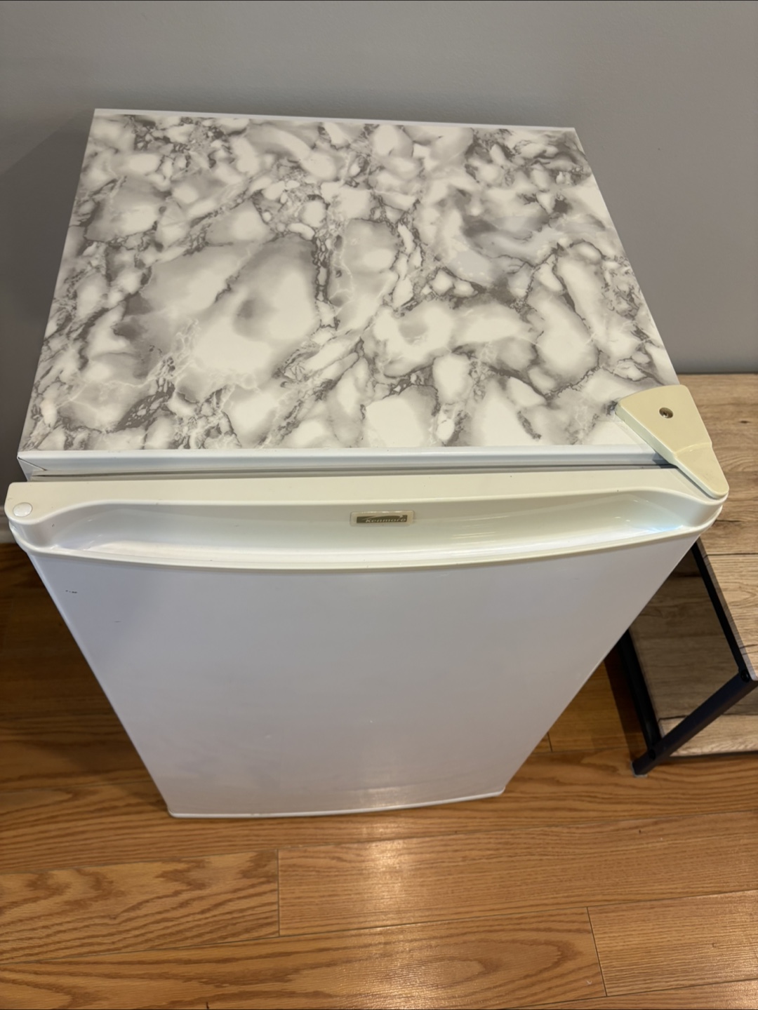 Kenmore Mini Fridge with Freezer Compartment – 3.2 Cubic Feet - photo 2