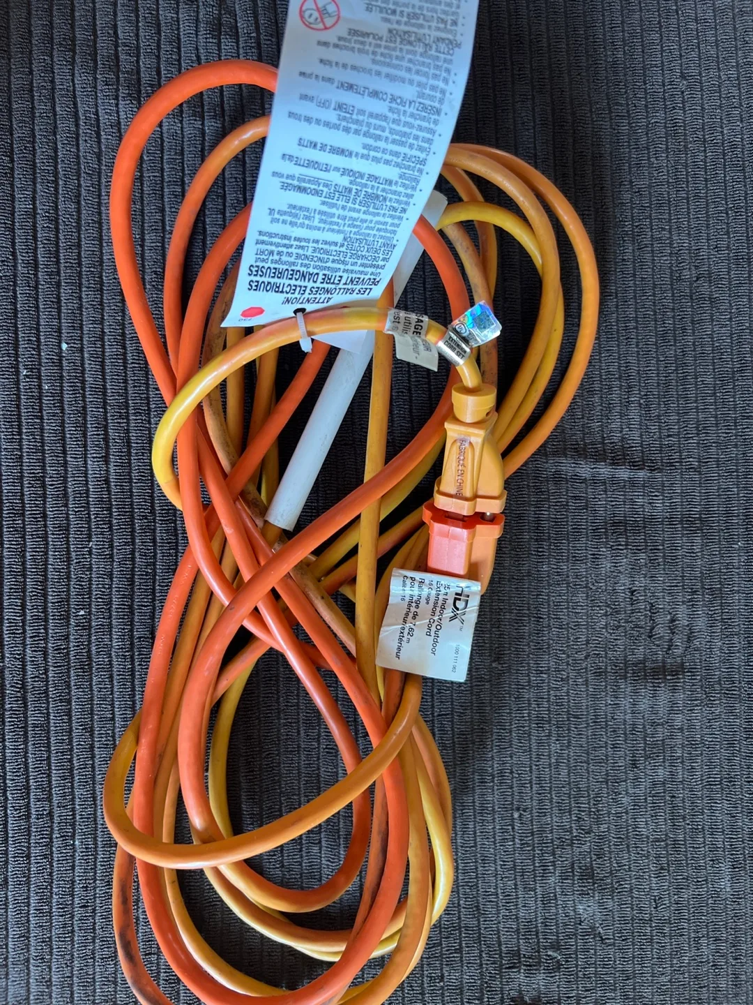 HDX 25ft Indoor/Outdoor Extension Cord image indicator(3)