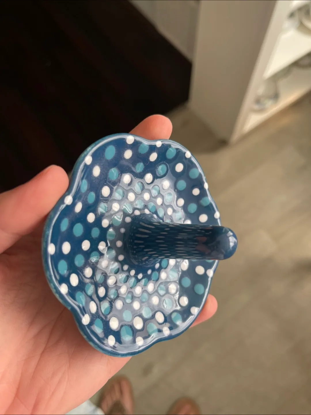 Vintage Blue Ceramic Ring Holder image indicator(3)