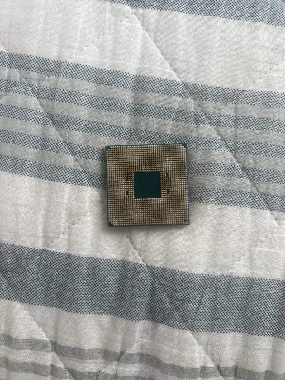 AMD Ryzen 5 3600 CPU image indicator(2)