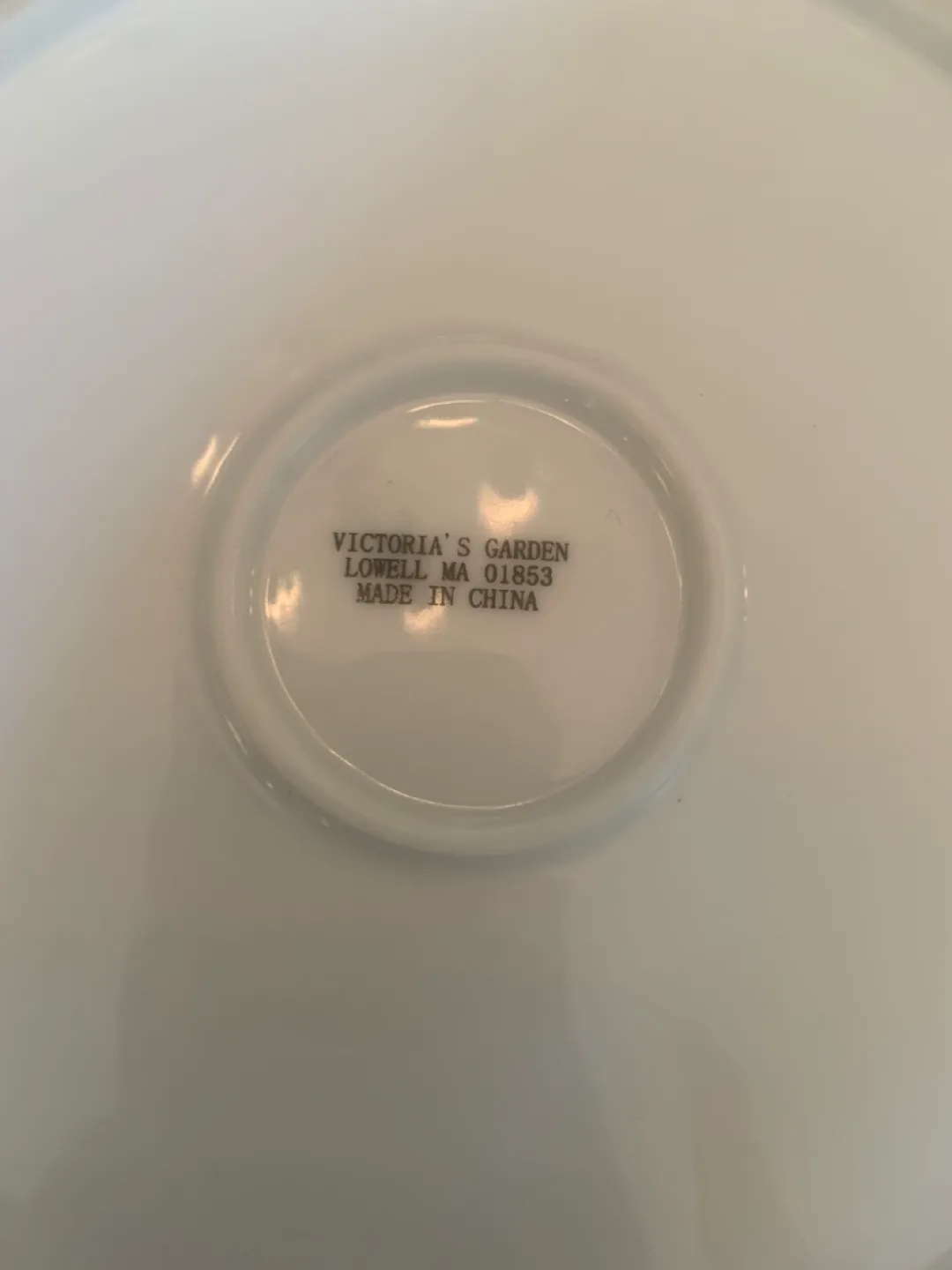 Victoria's Garden Decorative Plate image indicator(5)