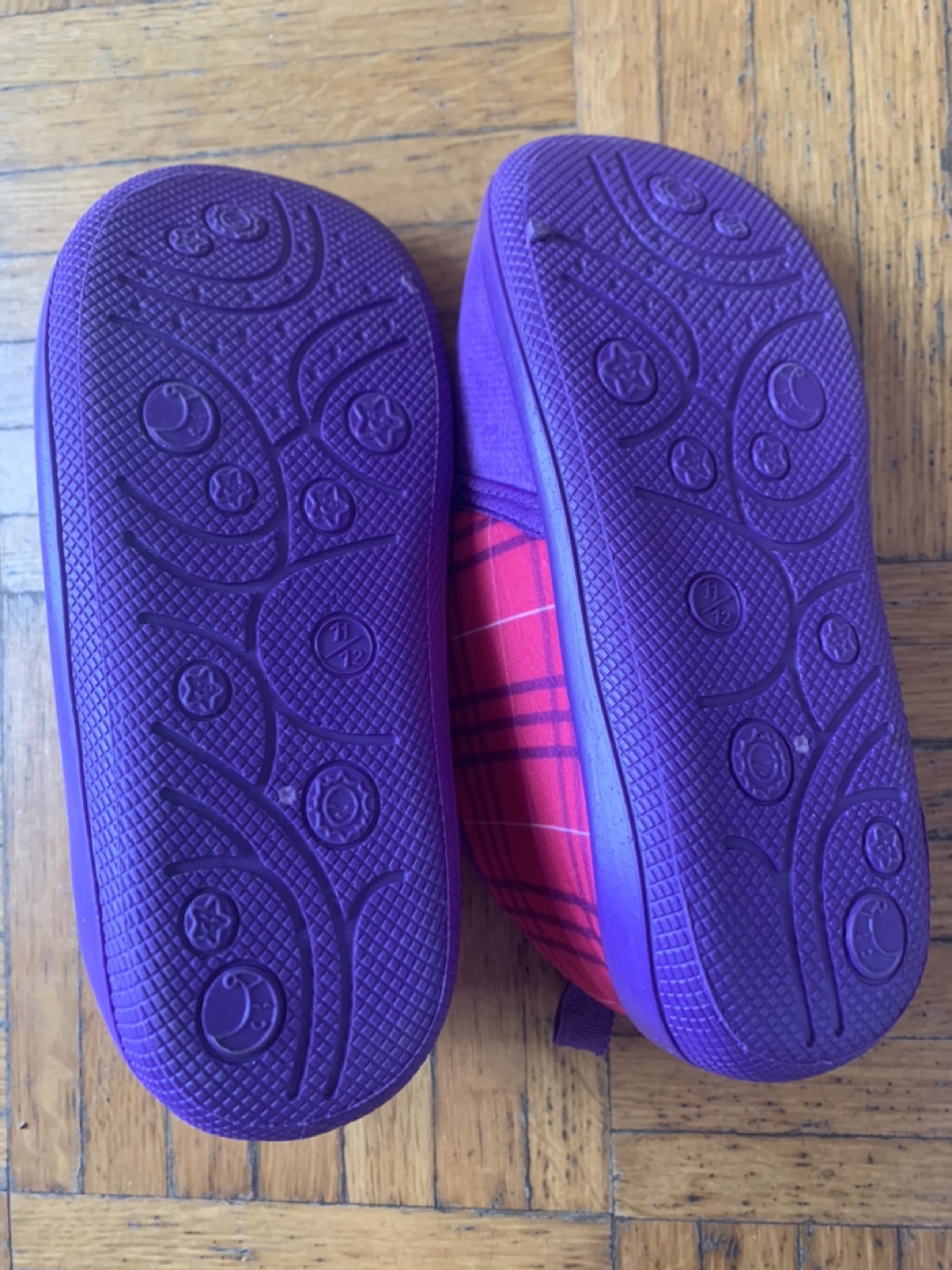 Brand New. Paw Patrol Skye & Everest Slippers - Size 11/12 - photo 2