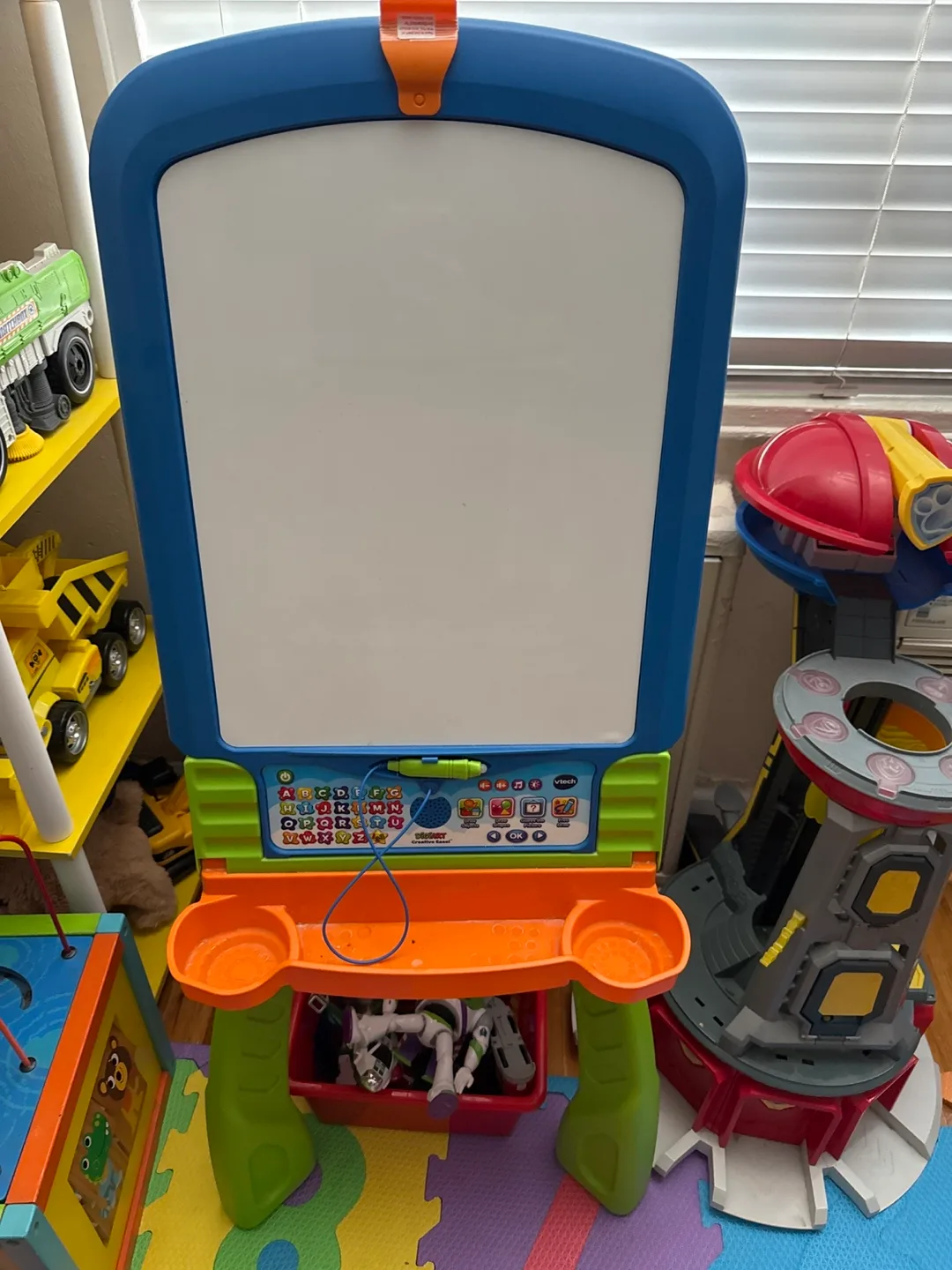 VTech Magic Fun Learning Easel thumbnail