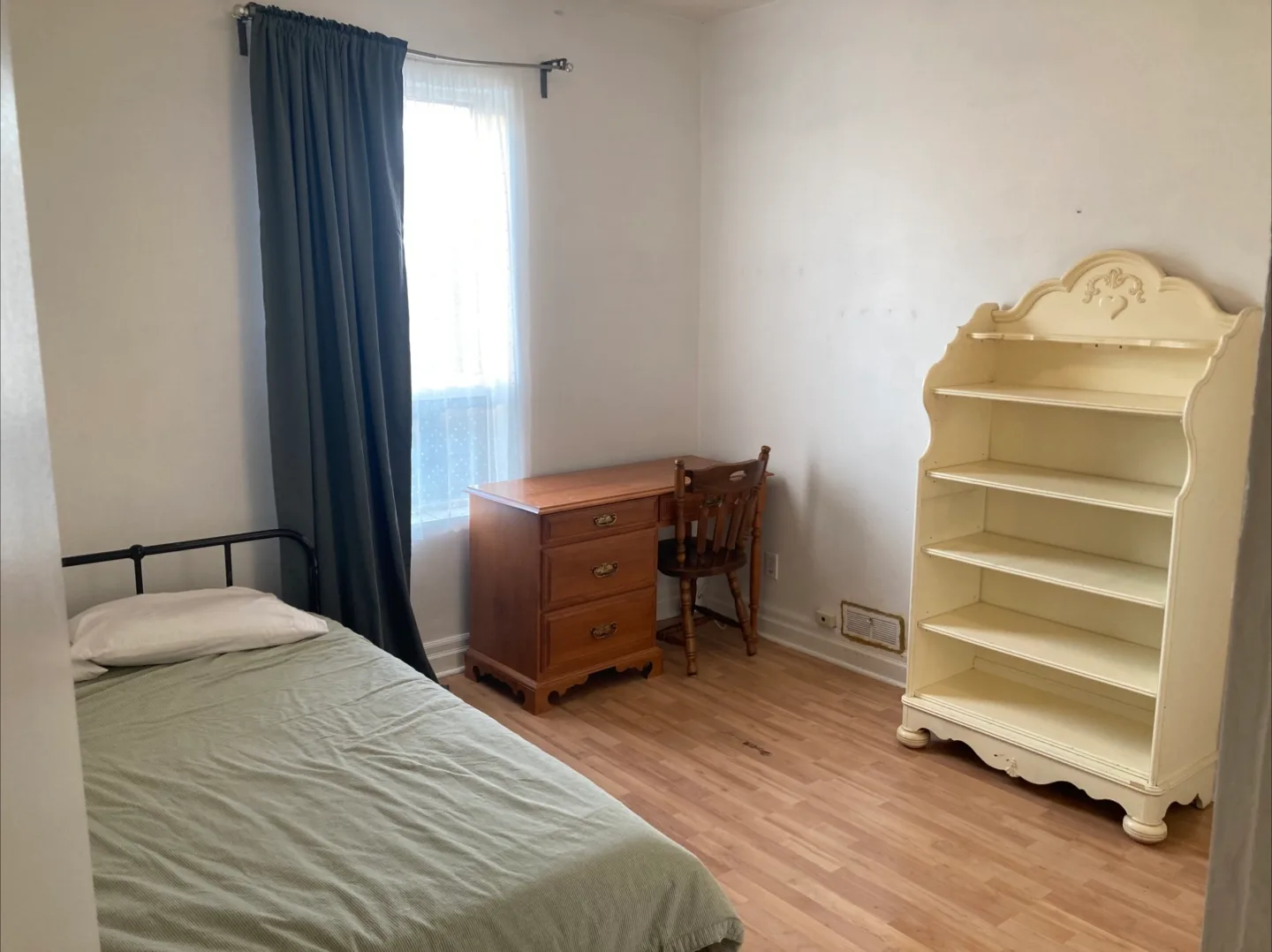 Private Room for Rent thumbnail
