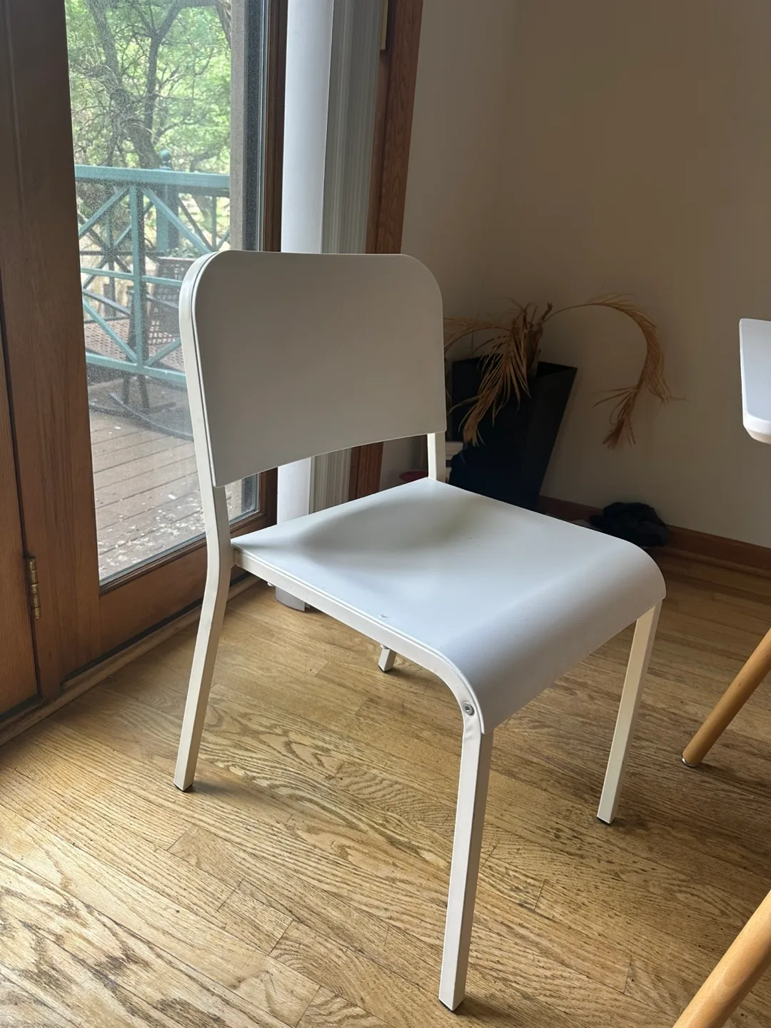 4 White Metal Chairs thumbnail