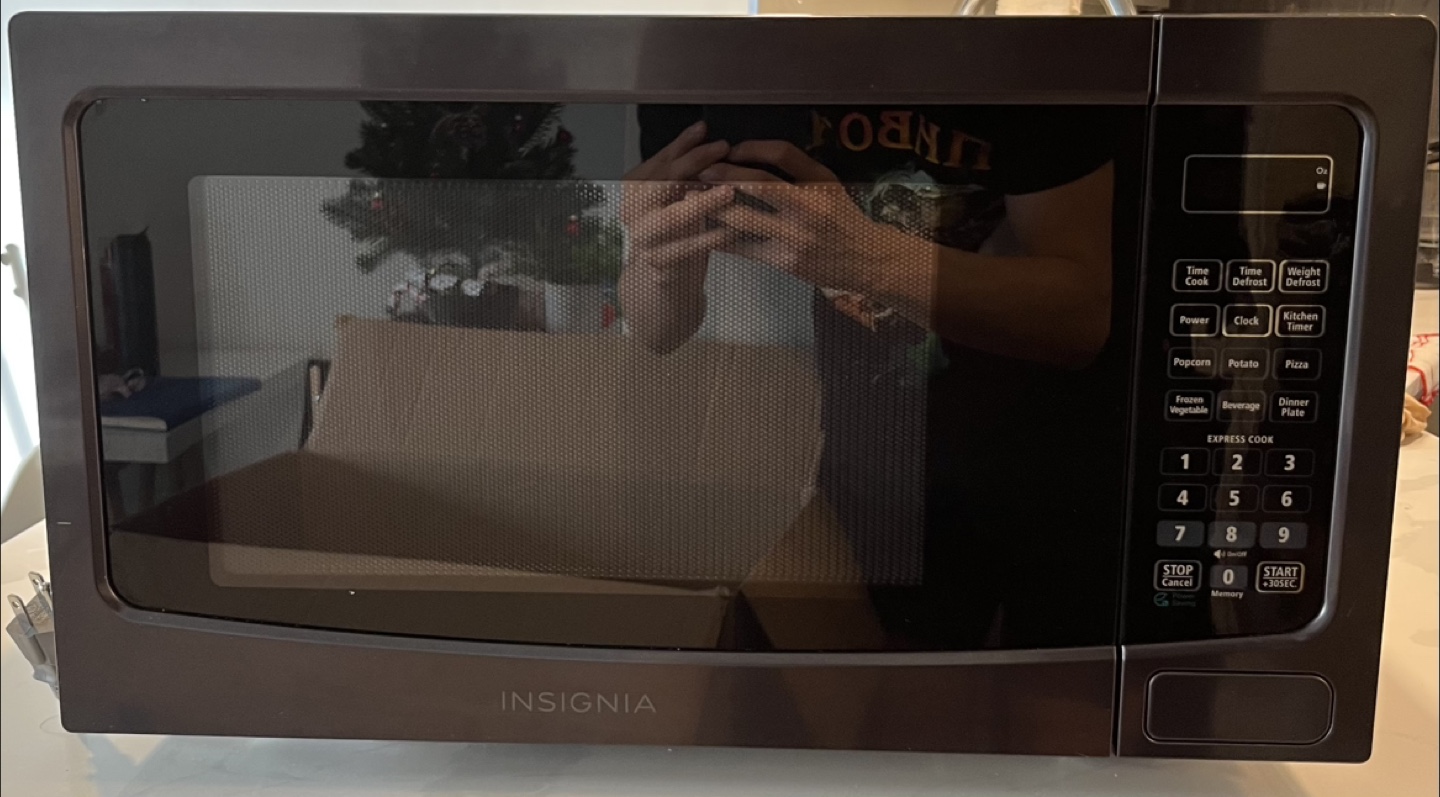 Insignia 1.1 Cu Ft Black Stainless Steel Microwave - 1000W - photo 2