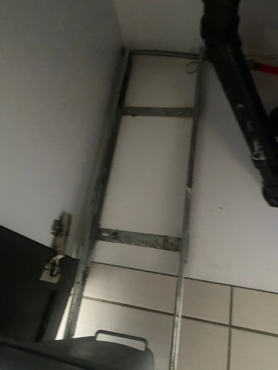 Under Sink Pull Out Waste Bin image indicator(3)