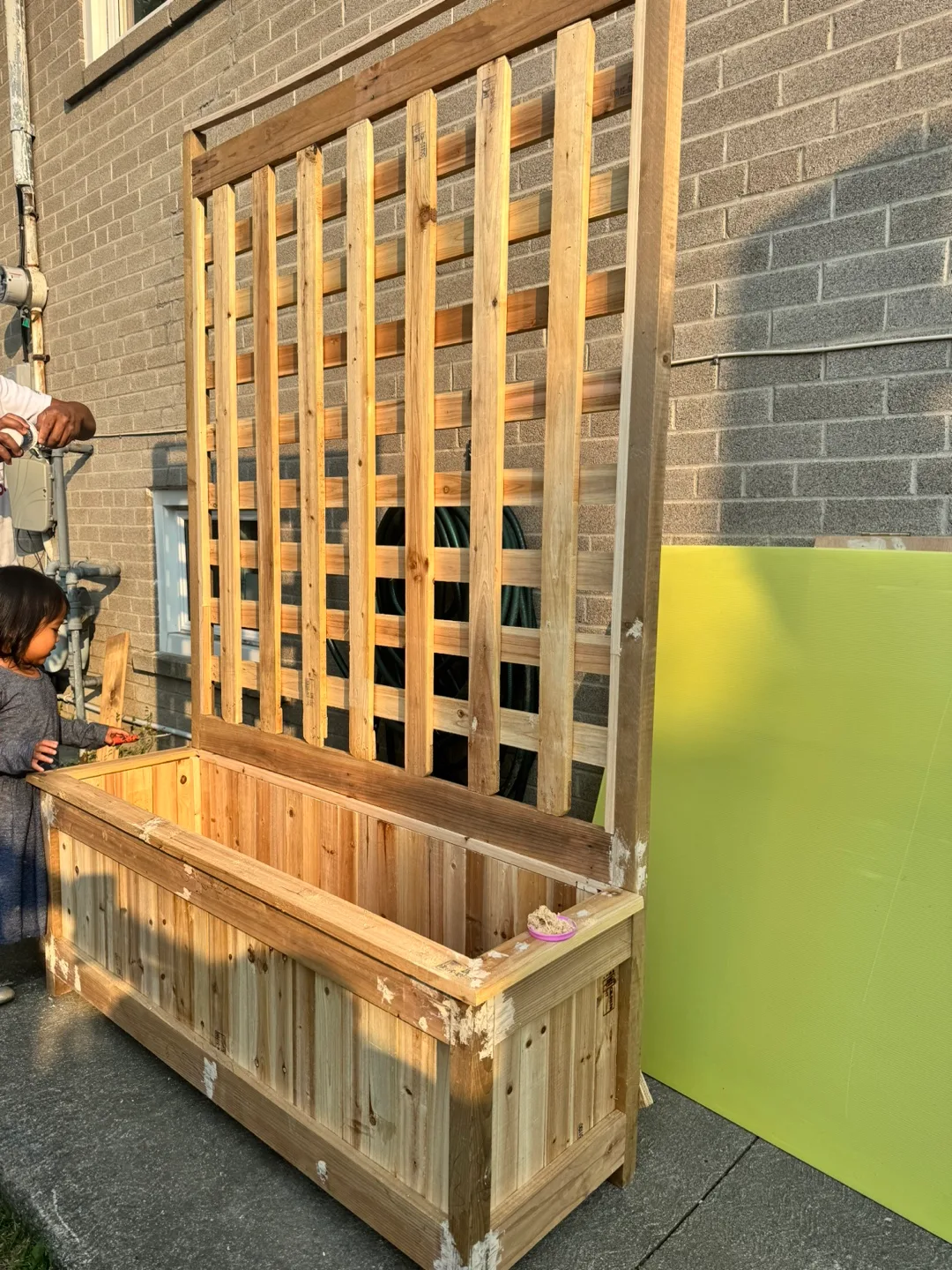 Wooden Planter Box with Trellis image indicator(3)