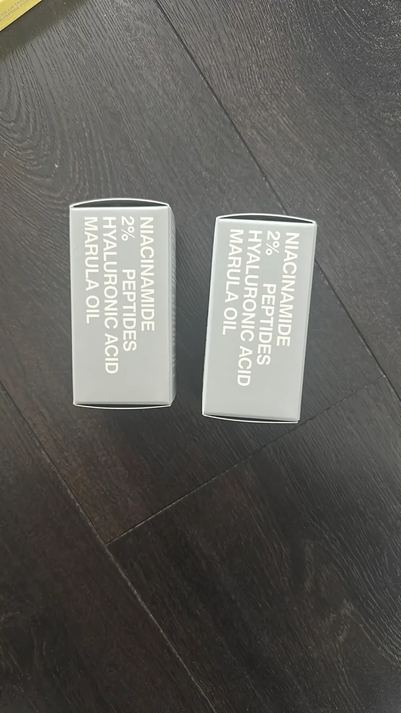 Niacinamide 2% Peptides Hyaluronic Acid Marula Oil thumbnail