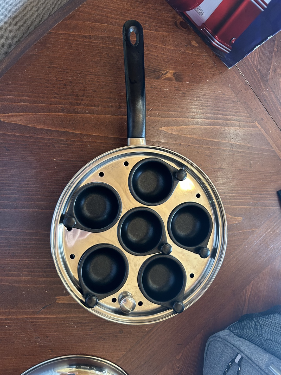 All-Clad E795986 Egg Wonder Pan