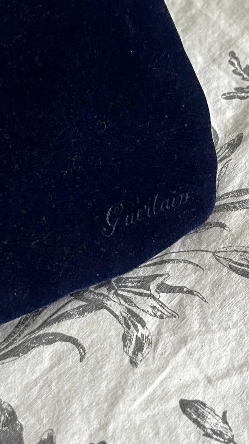 Guerlain Navy Blue Velvet Make Up Bag - photo 3