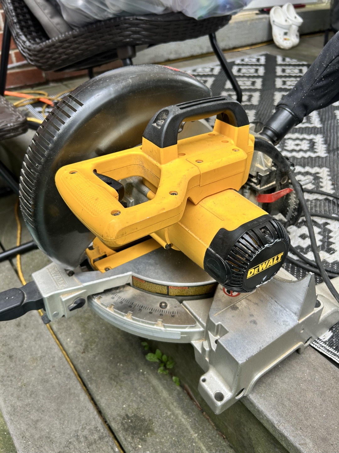 DeWalt DW713 10" Compound Miter Saw - photo 2