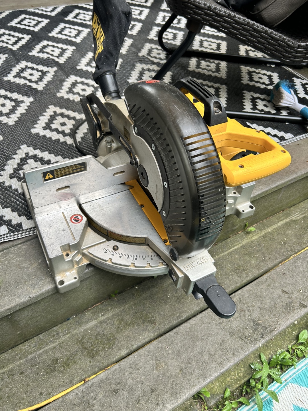 DeWalt DW713 10" Compound Miter Saw