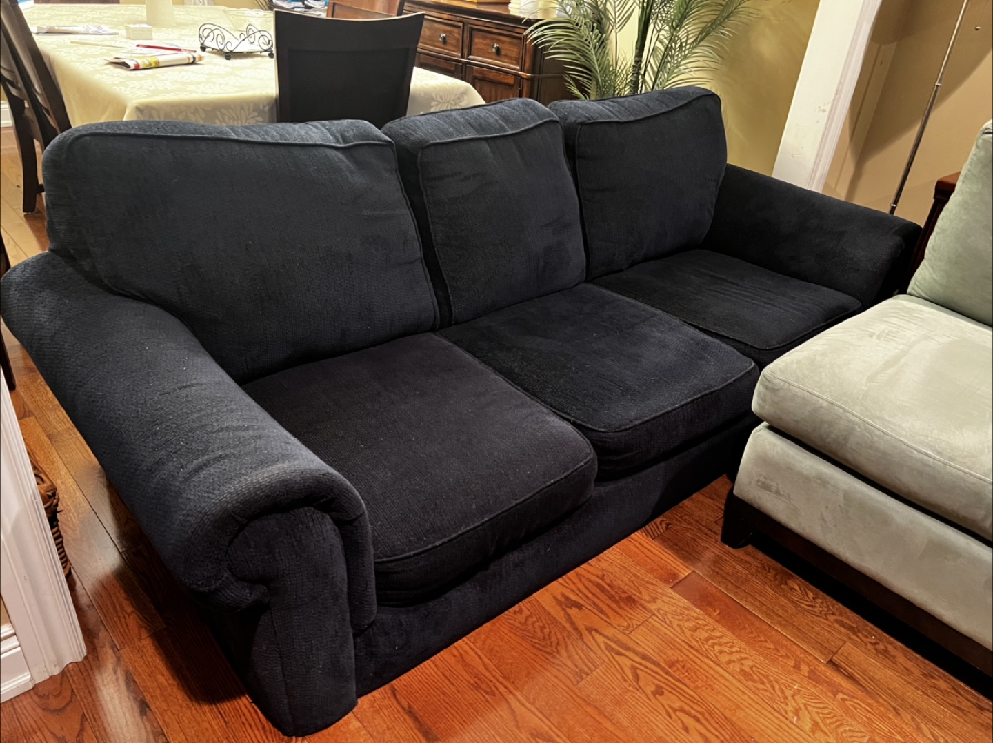 Couch - photo 4