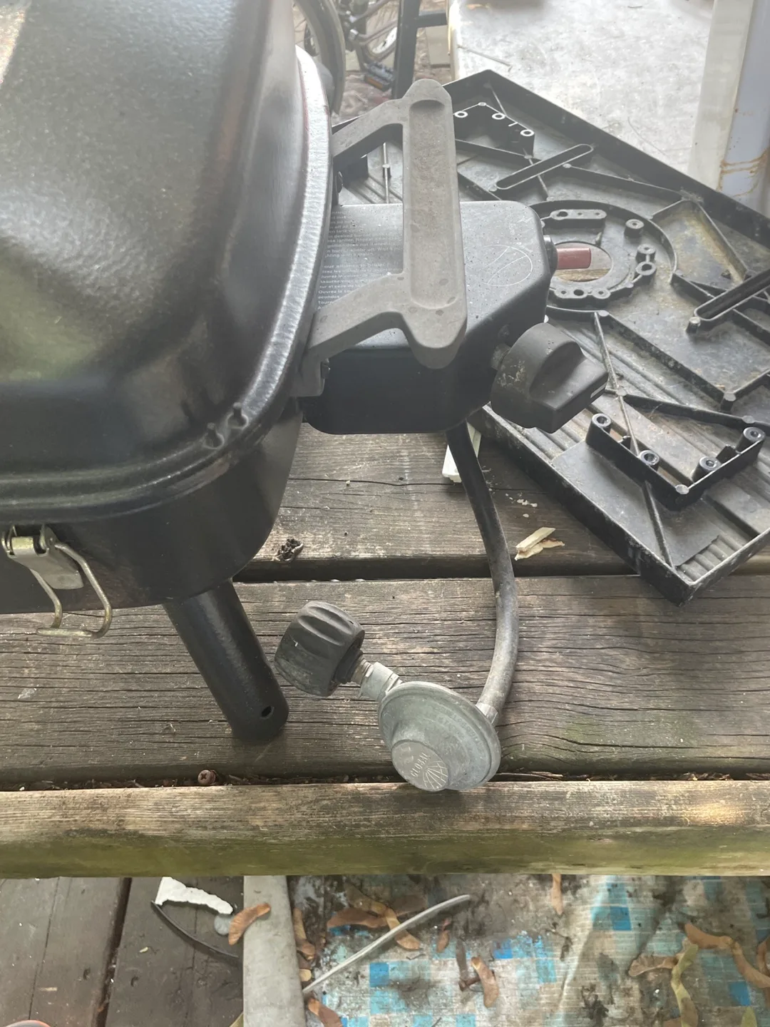 Portable propane BBQ Grill with empty Propane Tank image indicator(4)